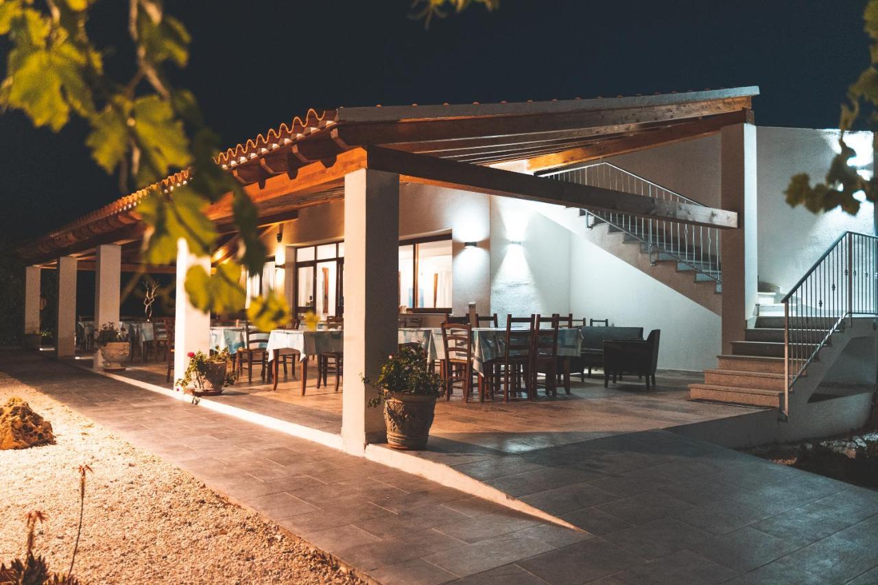 Agriturismo Irghitula Посада Экстерьер фото