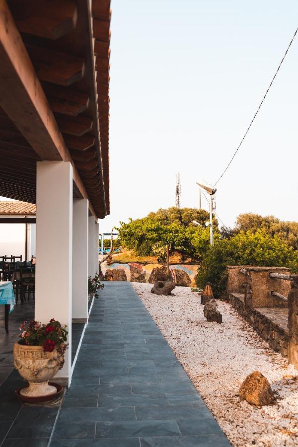 Agriturismo Irghitula Посада Экстерьер фото